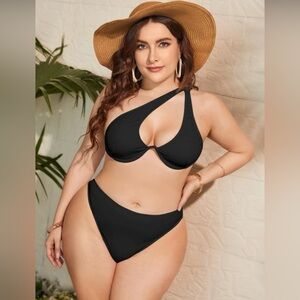 Plus Size Cut-Out One Shoulder Bikini Set
Summer Beach 2XL